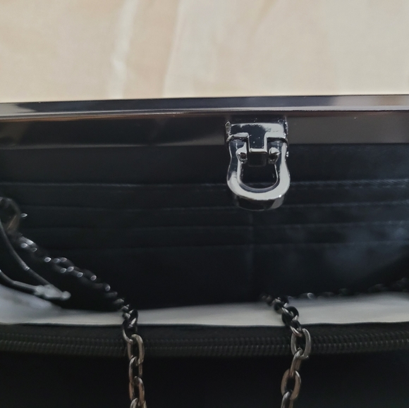 Black Pearls Clutch - Picture 5 of 6